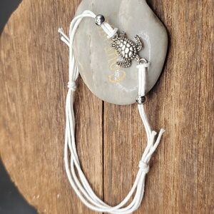 B2826 sterling sea turtle‎ twine bracelet